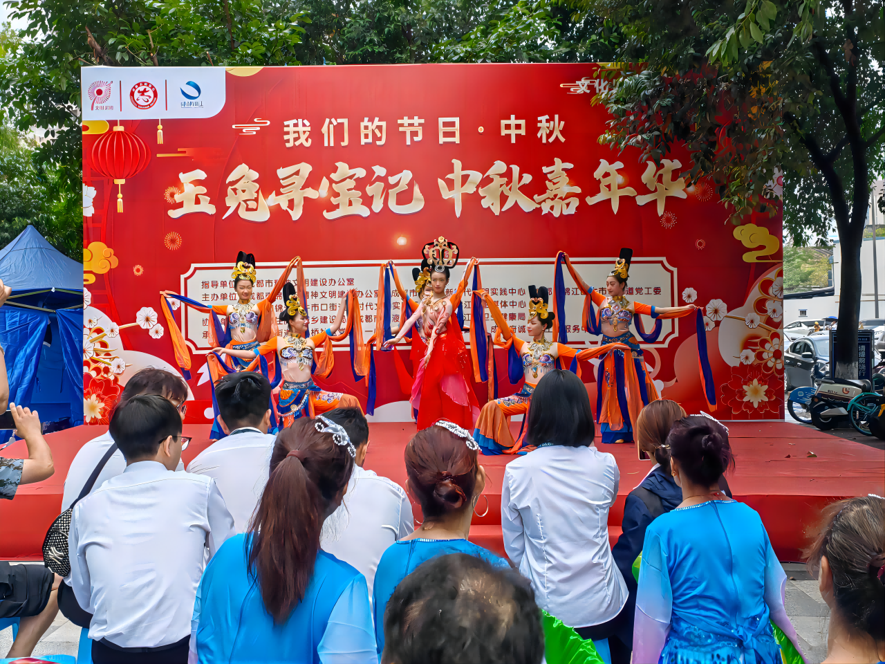 文明集市迎中秋 傳承文化“趣”趕集